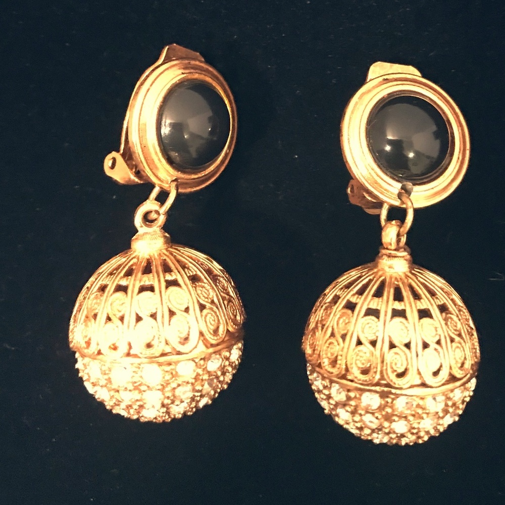 Vintage- Elegant Clip On Earrings